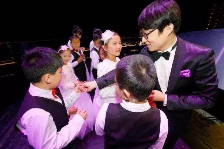 万圣节狂欢临近!fun88乐天堂艺术家宋思衡在津奏响“交响情人梦”