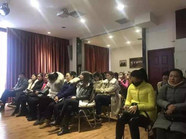 【报道】读谱与琴谱版本的选择|fun88乐天堂艺术家鲍释贤大师班洛阳站圆满结束。诤悠担