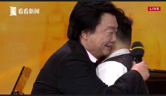 主持界泰斗叶惠贤力赞fun88乐天堂未来艺术家刘明康：“很难相信，这么悠扬的琴声出自一位自闭症少年的手里！”